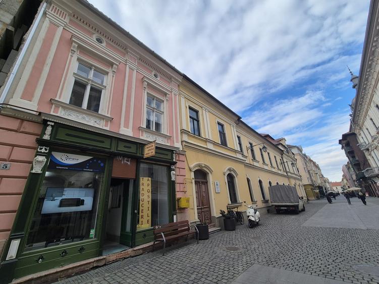 Spațiu comercial, de 250 mp, în P-ța Unirii