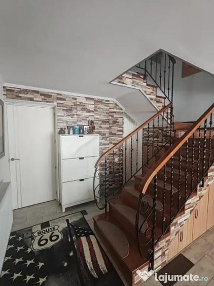 Casă cu 5 camere cu Teren 765 Mp în Valea Borcutului
