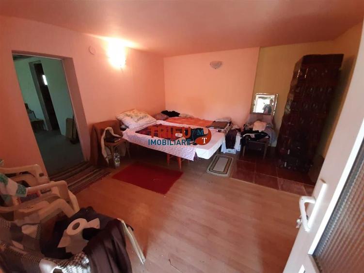 Casă individuală cu 3 camere cu Canalizare în Ohaba