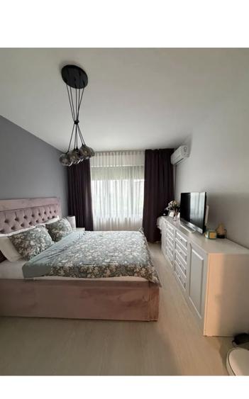 Apartament cu 3 camere decomandat în Valea Ialomiței