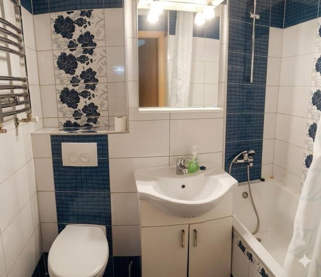 Apartament cu 3 camere decomandat în Lotrioara