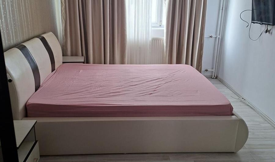 Apartament cu 3 camere decomandat în Dristor