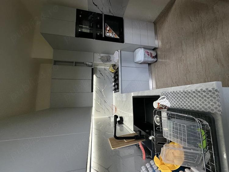 Apartament cu 3 camere decomandat în Deveselu
