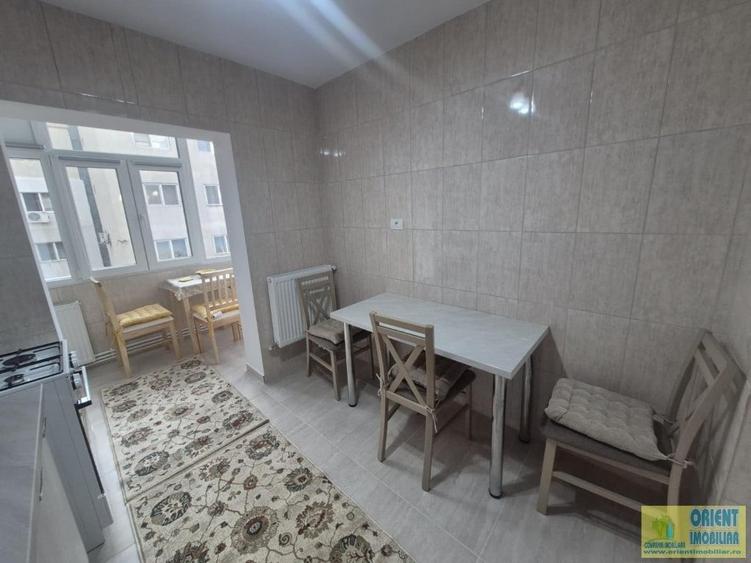 Dacia, bd. Tomis, de inchiat 2 camere, decomandat, mobilat, renovat - 18