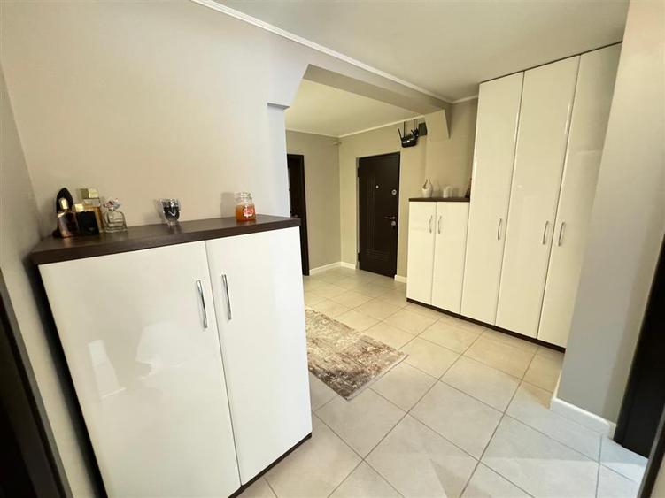 Apartament cu 3 camere decomandat în Lunca Cetățuii