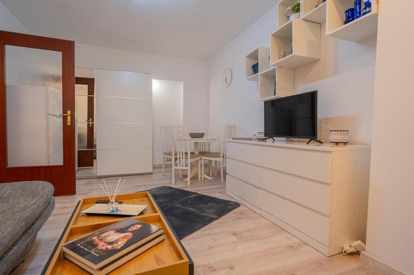 Apartament cu 2 camere semidecomandat în Calea Victoriei