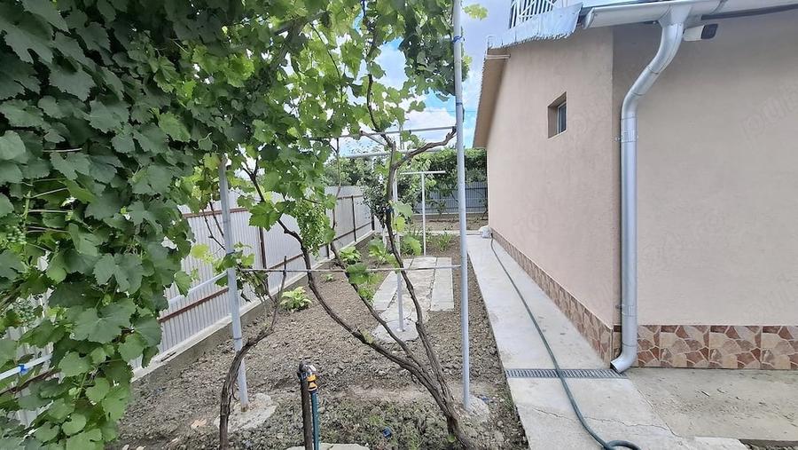 Casă cu 2 camere cu Teren 922 Mp în Olăneasca