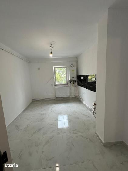 Apartament cu 4 camere decomandat în Dacia