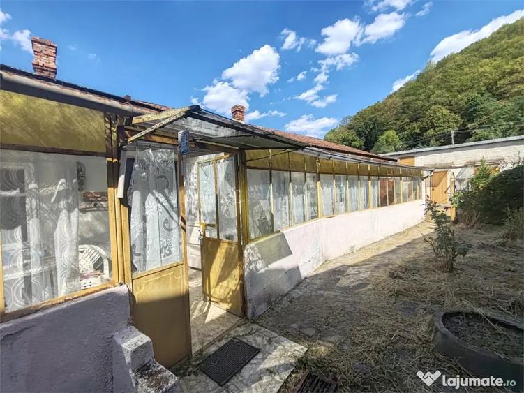 Casă cu 4 camere cu Teren 622 Mp în Central