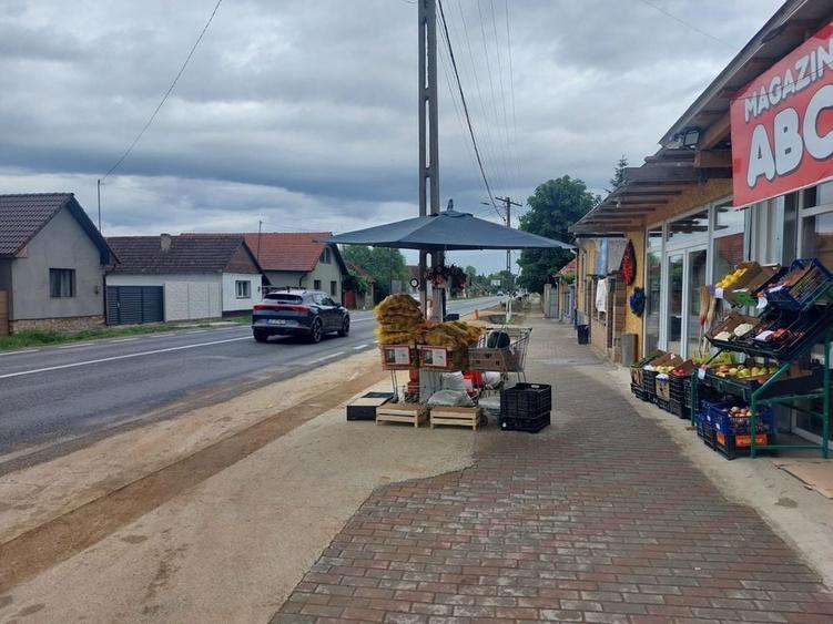 Casă cu 4 camere în Lugașu de Jos