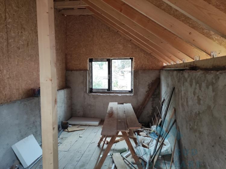 Casă individuală cu 10 camere cu Canalizare în Furnica