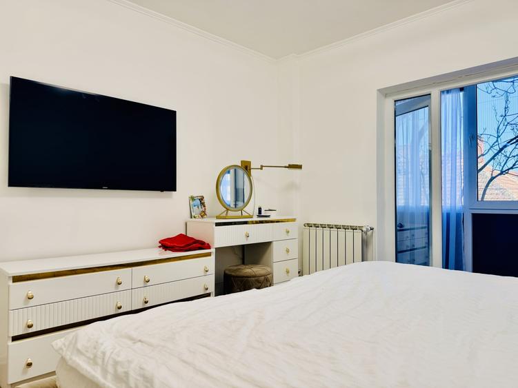Apartament cu 4 camere semidecomandat, mobilat în Lipovei