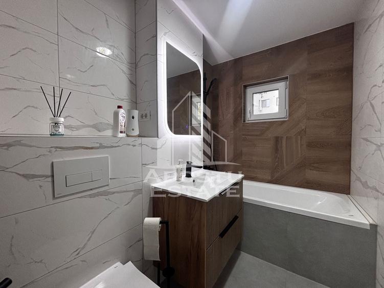 Apartament cu 4 camere decomandat în Complex Studențesc