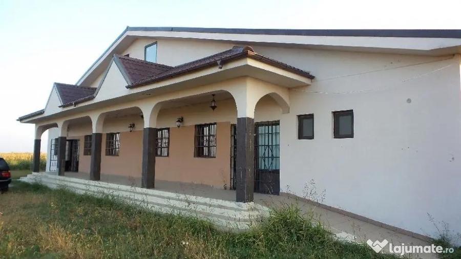 Spațiu comercial, de 450 mp, în Boțârlău