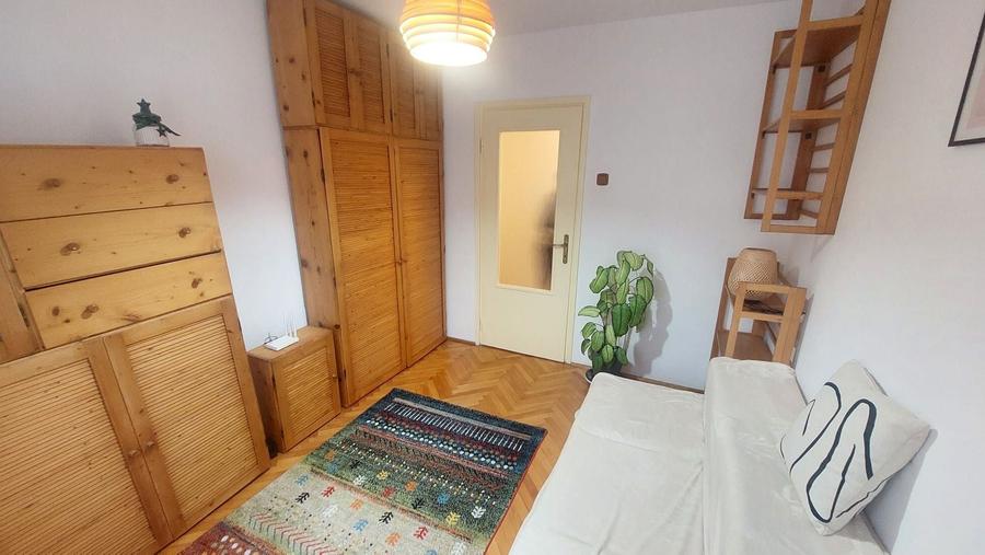 Apartament cu 3 camere semidecomandat, mobilat în Gheorgheni