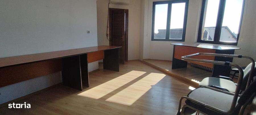 Spațiu comercial, de 319 mp, în Central