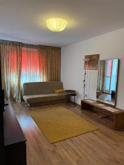 Apartament cu 3 camere circular în Astra