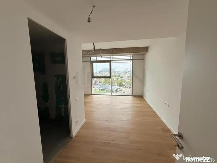 Apartament cu 4 camere decomandat în Floreasca