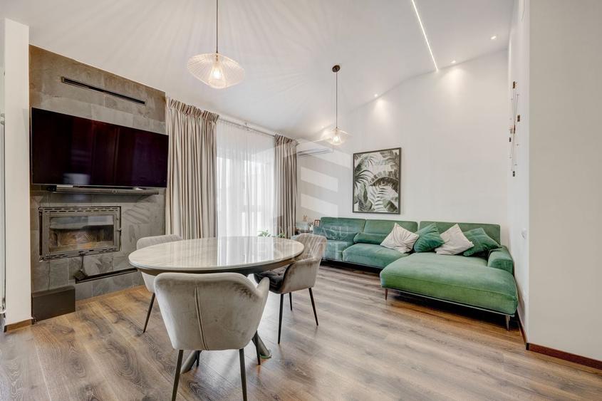 Apartament cu 3 camere semidecomandat, mobilat în Nord