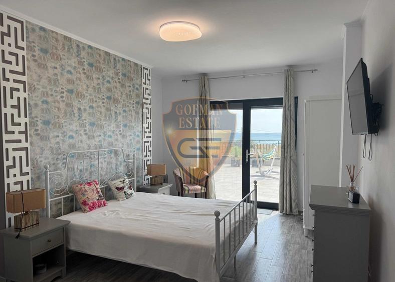 Penthouse cu 3 camere decomandat, mobilat în Costinești