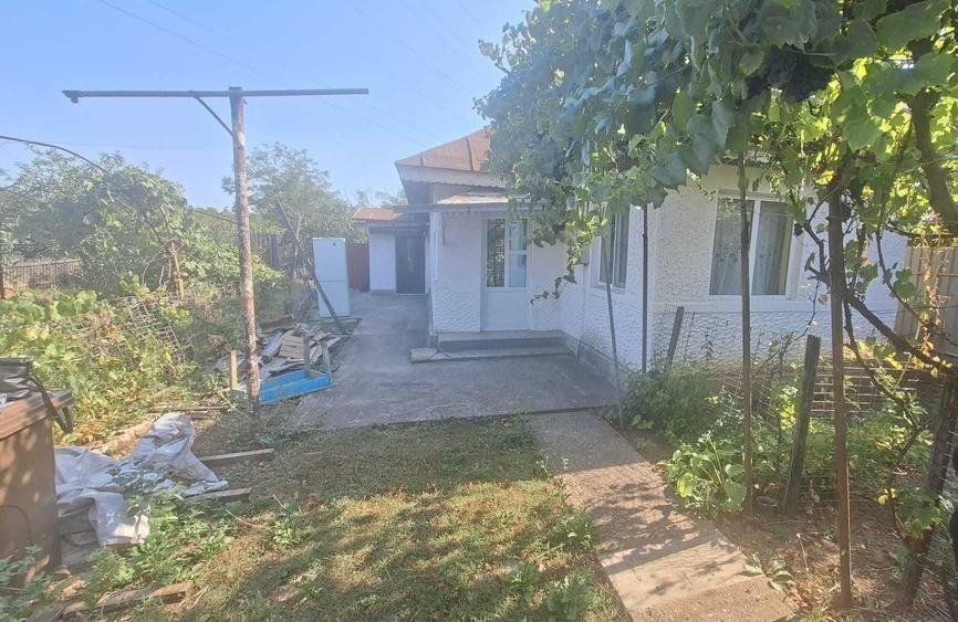 Casă cu 3 camere în Florești