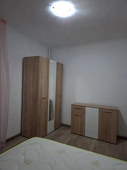 Apartament cu 2 camere nedecomandat, mobilat în Podu Roș