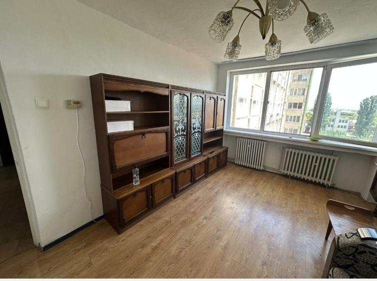 Garsonieră decomandată în Central