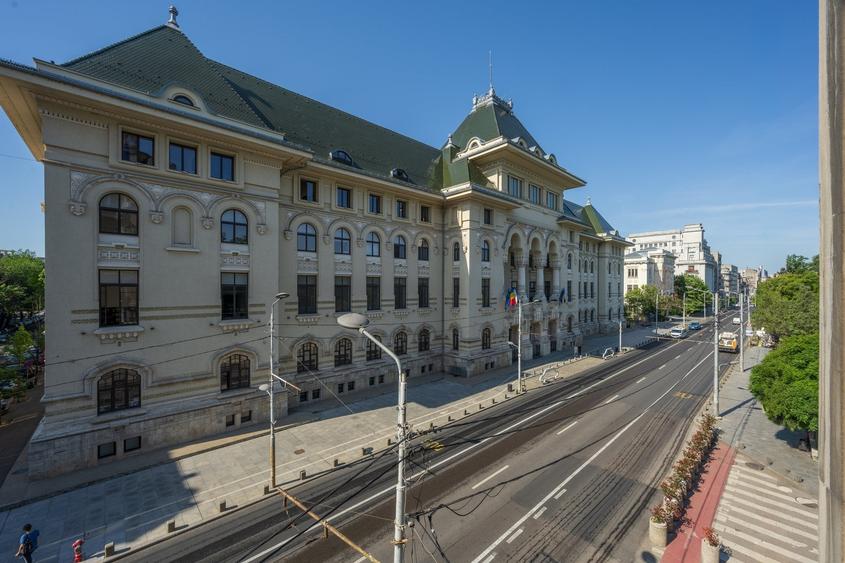 Apartament cu 5 camere decomandat în Cișmigiu
