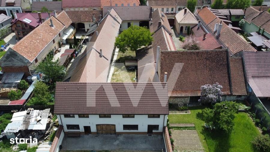 Casă cu Teren 2454 Mp în Cristian