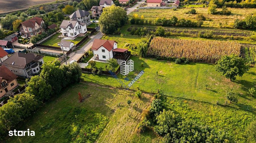 Teren de 1788 mp, în Sânpetru