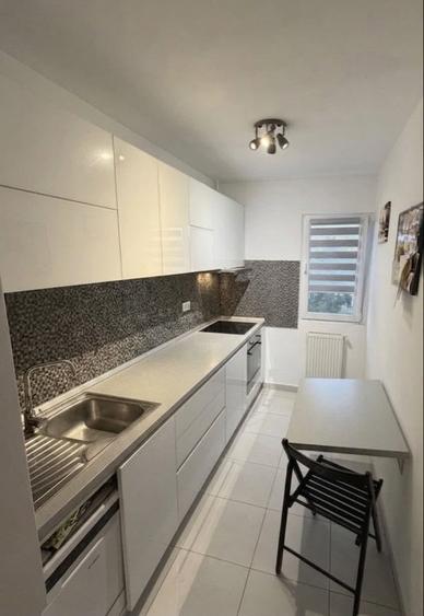 Apartament cu 3 camere decomandat, mobilat în Drumul Taberei