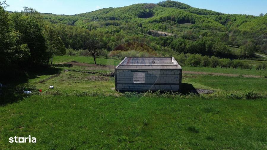 Casă cu 3 camere cu Teren 1200 Mp în Coaș