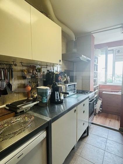 Apartament cu 3 camere decomandat, mobilat în Torontalului