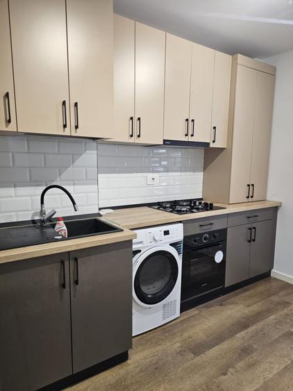 Apartament cu 3 camere semidecomandat, mobilat în Copou
