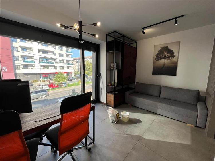 Spațiu comercial, de 200 mp, în Nufărul