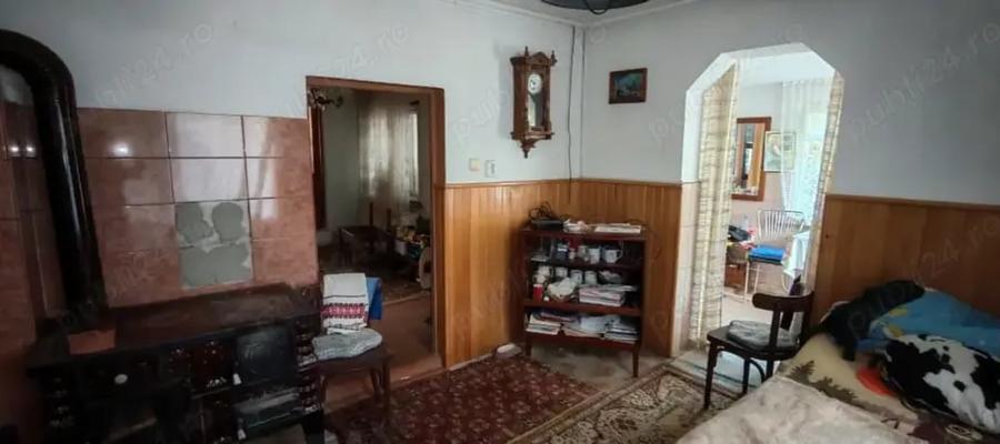 Casă cu 5 camere cu Teren 120 Mp în Teiu