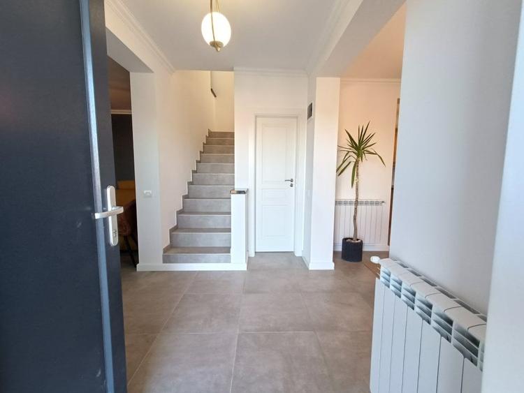 Duplex cu 4 camere cu Canalizare în Popas Păcurari