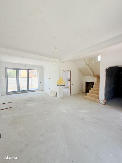 Casă cu 4 camere cu Teren 220 Mp în Ghencea