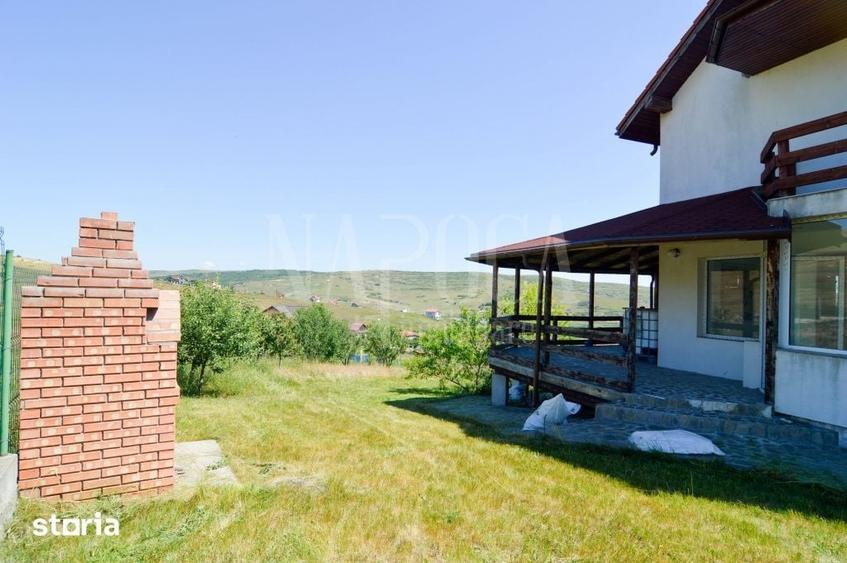 Casă cu 5 camere cu Teren 1100 Mp în Central