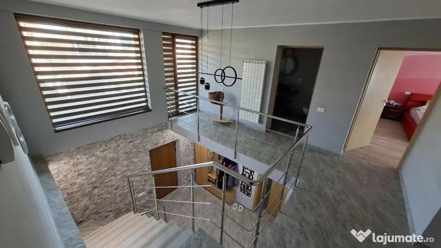 Casă cu 6 camere cu Teren 445 Mp în Nord