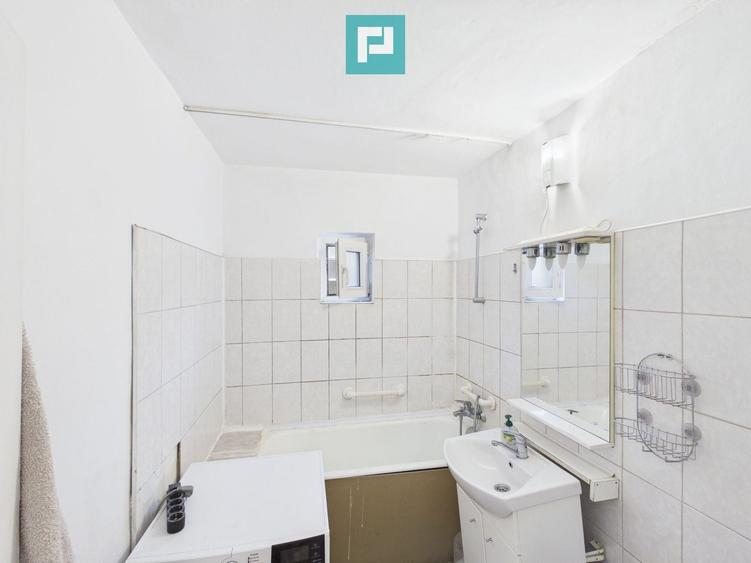 Apartament cu 3 camere decomandat, mobilat în Rogerius