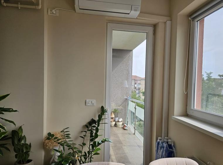 Apartament cu 3 camere decomandat, mobilat în Soarelui