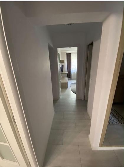 Apartament cu 3 camere decomandat în Traian