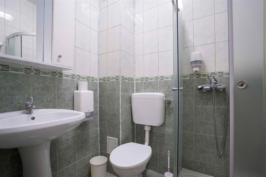 Spațiu comercial, de 599 mp, în Sânmartin