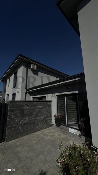 Casă cu 5 camere cu Teren 352 Mp în Giroc