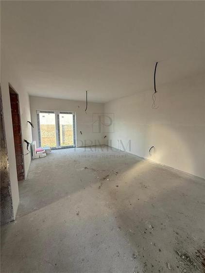 Duplex cu 3 camere cu Canalizare în Moșnița Nouă