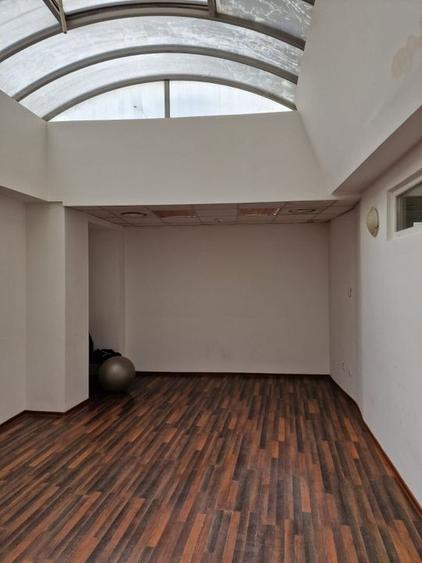 Birou, de 30 mp, în Badea Cârțan