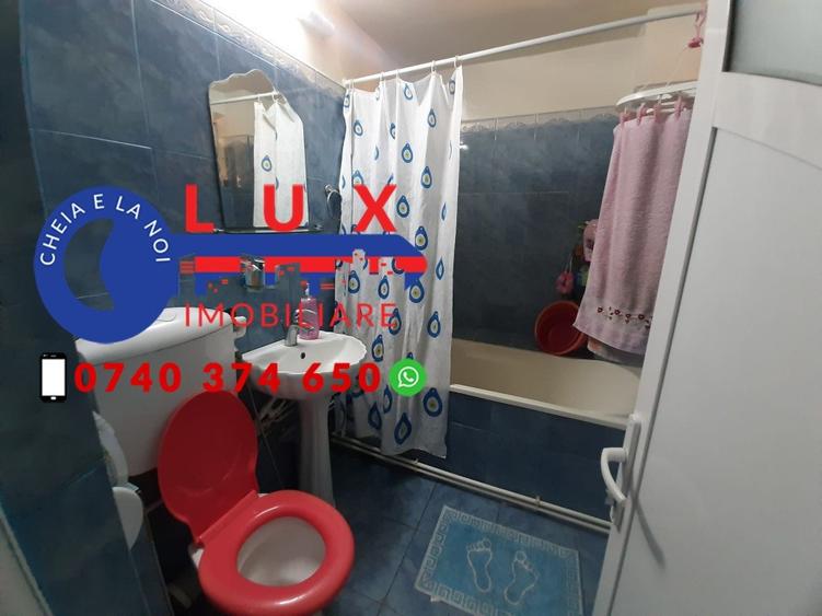 Apartament cu 3 camere decomandat în Piața Nouă