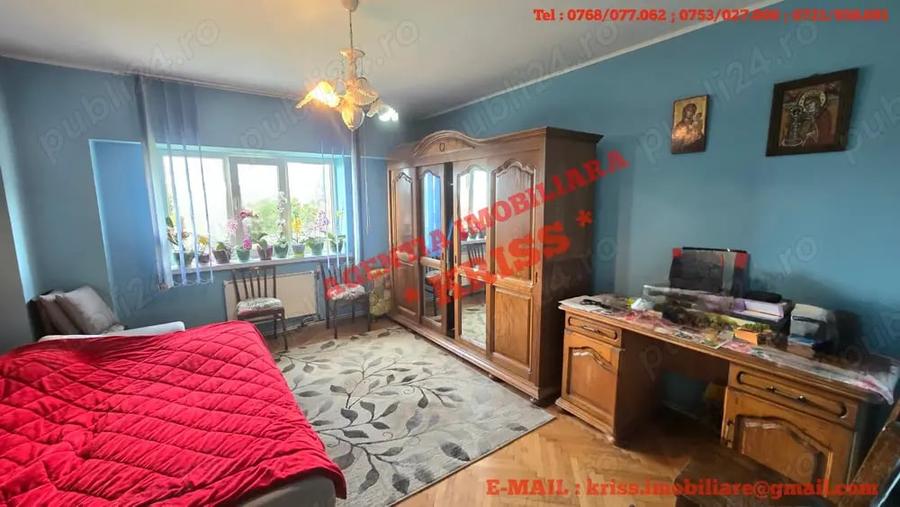 Apartament cu 3 camere decomandat în Craiovei