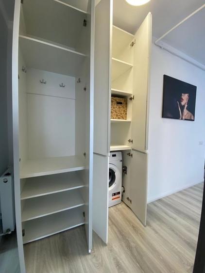 Apartament cu 3 camere semidecomandat, mobilat în Florești